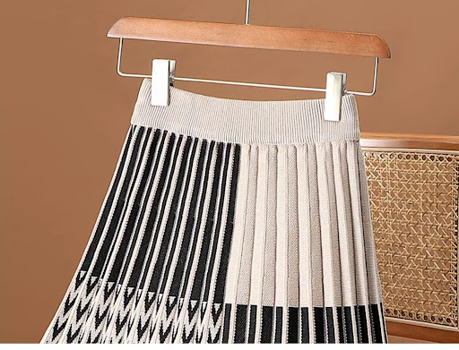 Title 20, Plaid Pleated Knitted Skirt for Women