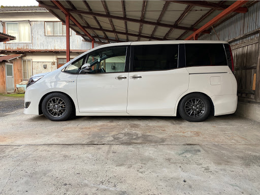 エスクァイアの車高調整・テインフレックスA・リア全下げ