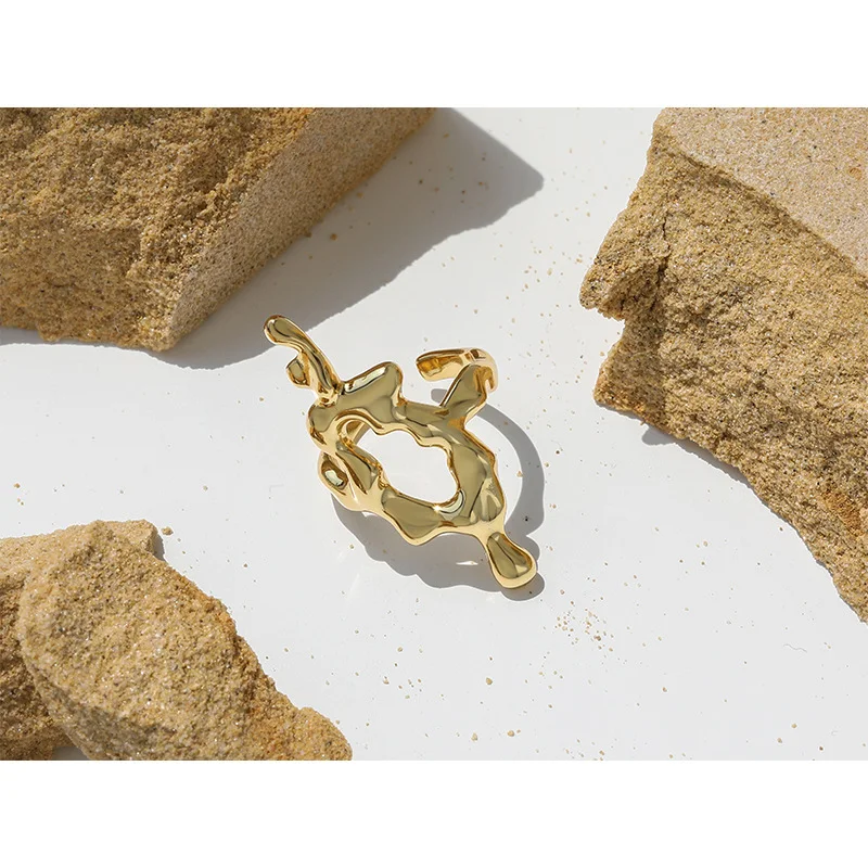 Title 6, Entry Lux Ring – Hoogwaardig, nieuw, overdreven...