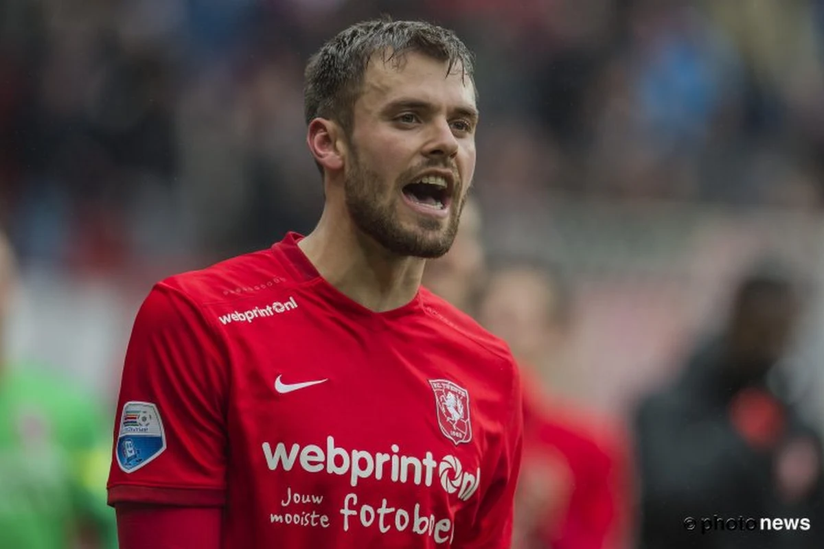 Schitterend: Twente-verdediger speelt eerste match na kanker en redt met twee goals een punt!