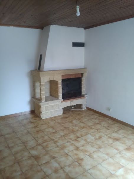 Location  maison 3 pièces 54 m² à Saint-Denis (30500), 460 €