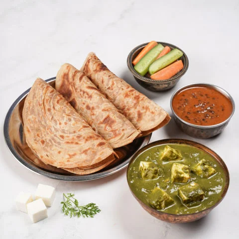 Palak Paneer, Dal Makhani, Parathas Thali