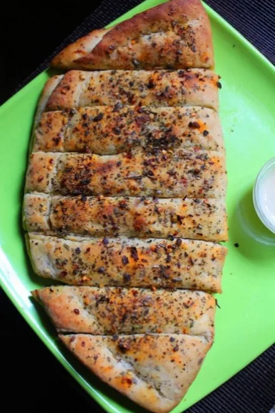 Special Paneer Stuffed Garlic Bread