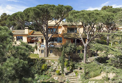 Maison avec jardin et terrasse 14