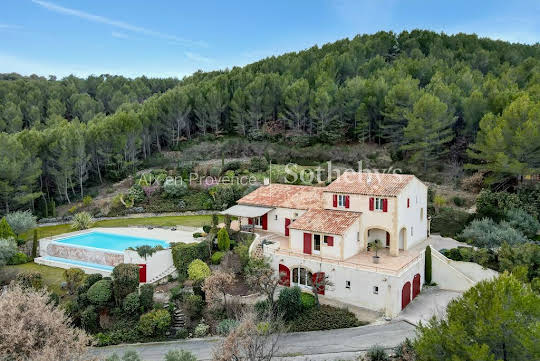 Maison avec piscine et terrasse