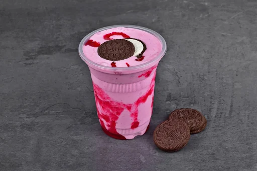 Oreo Strawberry Milkshake