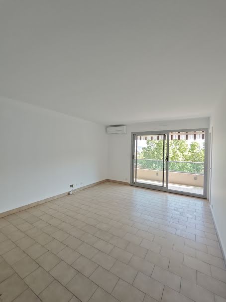 Location  appartement 3 pièces 70 m² à Marseille 5ème (13005), 1 090 €