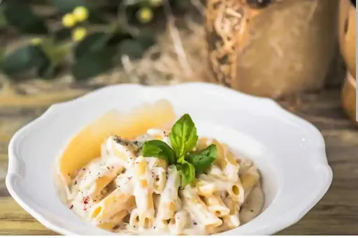 Peni Primavera With Mushroom Pasta