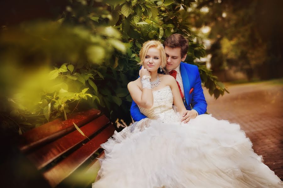 Wedding photographer Lyubov Pyatovskaya (lubania89). Photo of 23 September 2015