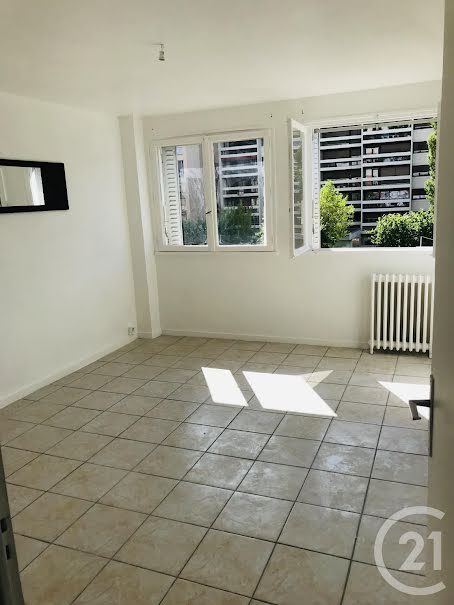 Vente appartement 4 pièces 68 m² à Aurillac (15000), 69 500 €