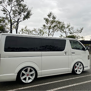 ハイエースバン TRH200V