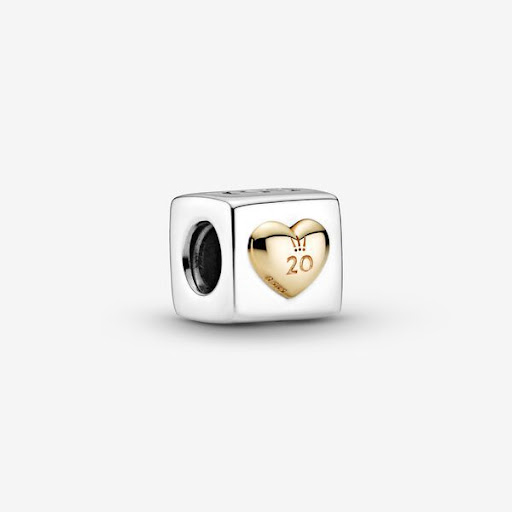 Title 3, Love dice three-dimensional pendant, a symbol o...