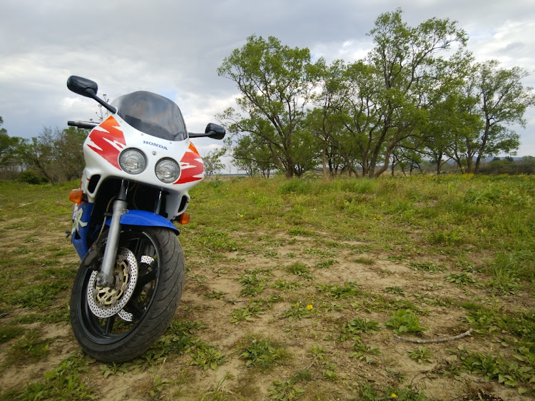 その他のCBR250RR・砂利道最高！・フルカウルでオフロード行くだろ？・野外飯に関するカスタム事例の投稿画像11枚目