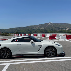 NISSAN GT-R R35