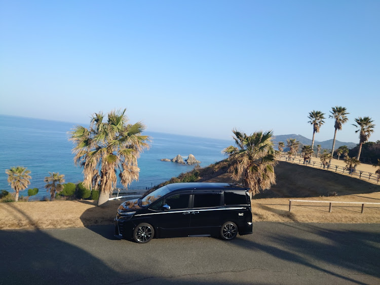 ヴォクシーの80ヴォクシー・チームピンスト・運転好き・糸島二見ヶ浦・ハートの木に関するカスタム事例の投稿画像4枚目