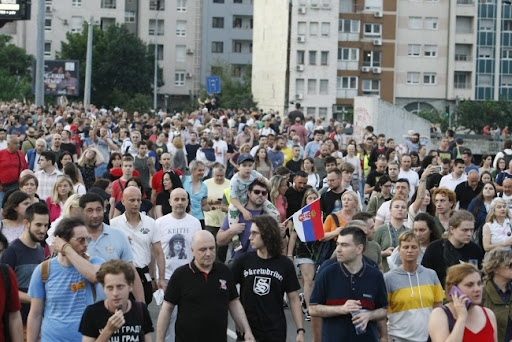 Učesnici protesta u Kragujevcu blokirali raskrsnicu kod Zastavinog solitera