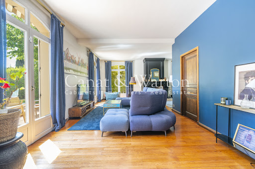 Villa with pool and garden 5