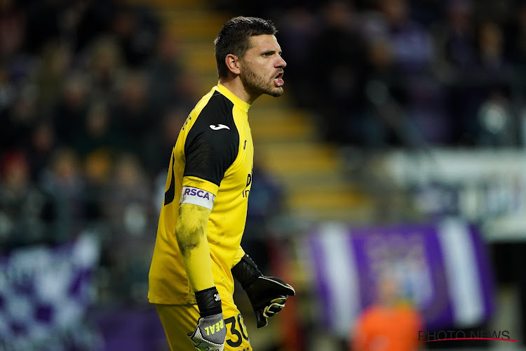 Anderlecht a eu chaud : à quelques centimètres près, le penalty était à recommencer !