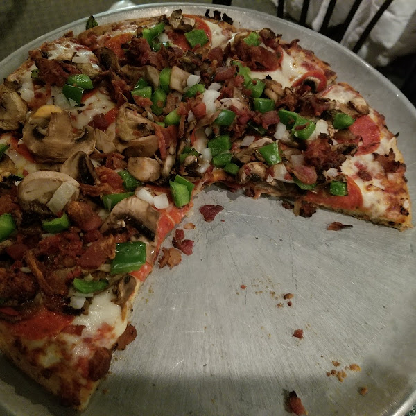 OMG, best gluten free pizza loaded with toppings and a thick crust.  hard to find thick crust that is gluten free.  I found my new favorite pizza!