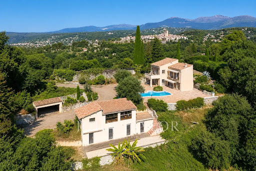 House with pool 1