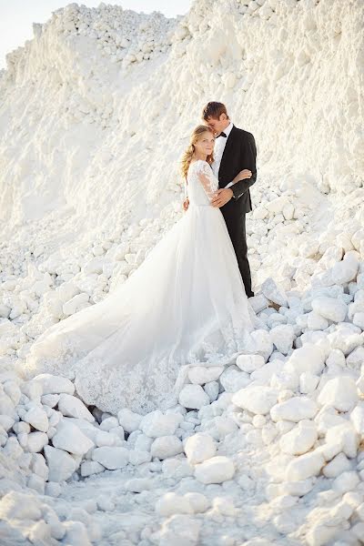 Fotógrafo de casamento Svetlana Stepanova (iellayn). Foto de 25 de abril 2019