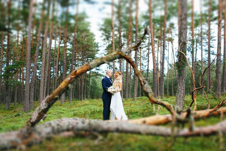 Hääkuvaaja Vitaliy Fedosov (vitalyf). Kuva otettu 9. toukokuuta 2019