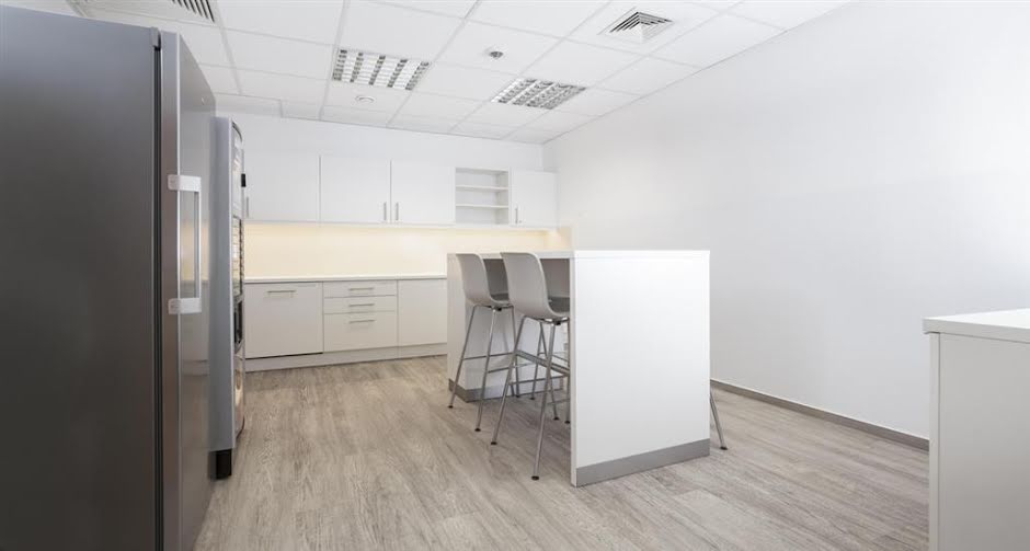 Location  locaux professionnels  155 m² à Paris 10ème (75010), 5 587 €