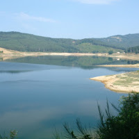 Lago Ampollino, estate in Sila di 