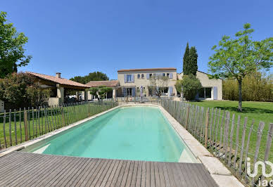 Maison avec piscine et terrasse 19