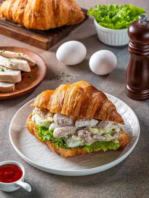 Ceaser Egg & Chicken Sandwich