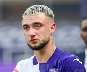 Tranen rolden over het gezicht van Anderlecht-speler die zijn laatste thuismatch voor paars-wit speelde