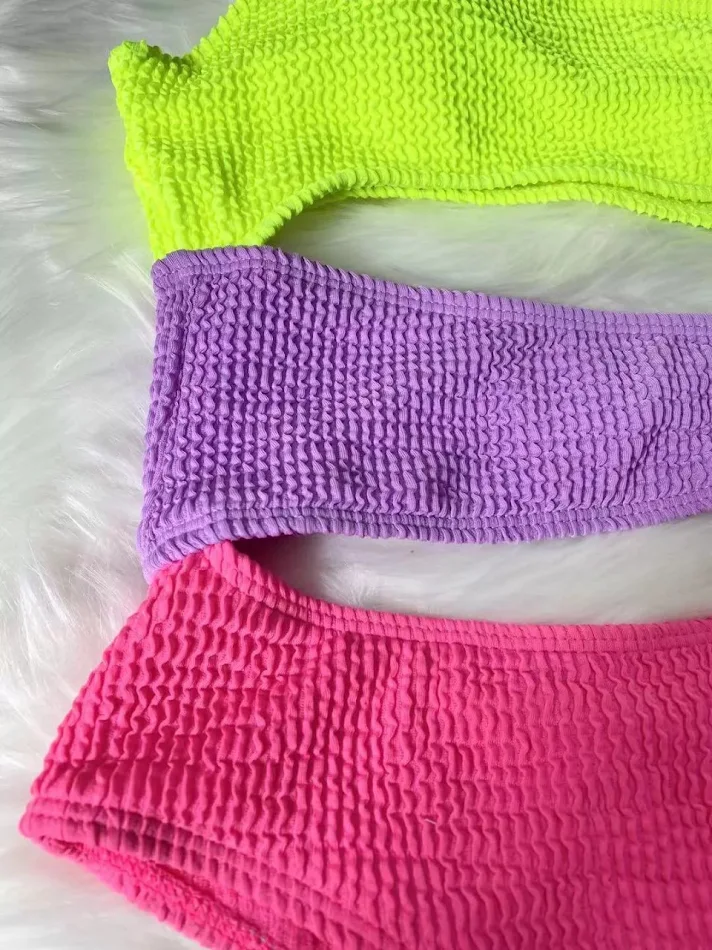Maiô europeu feminino de uma peça Bikini, elegante e confortável para praia ou piscina, realça a beleza e valoriza o corpo.