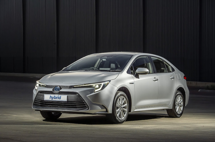 A fuel-saving powertrain and 43l tank give the Corolla 1.8 XS CVT Hybrid a range of 1,102km.