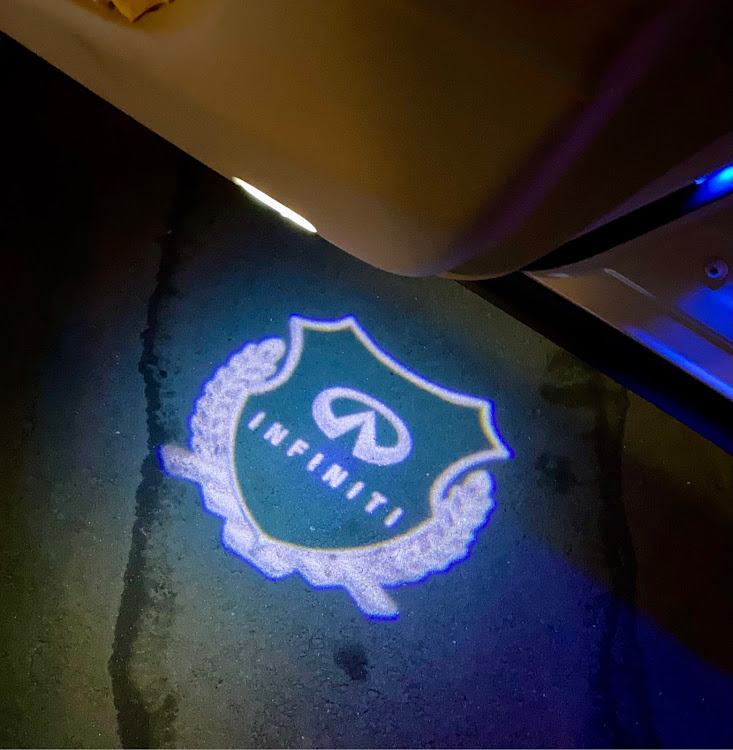 フーガの今夜の愛車紹介・雨に濡れたFUGA❤️・カーテシー・ん？この車は何？・キャンプ🏕場にあったに関するカスタム事例の投稿画像5枚目
