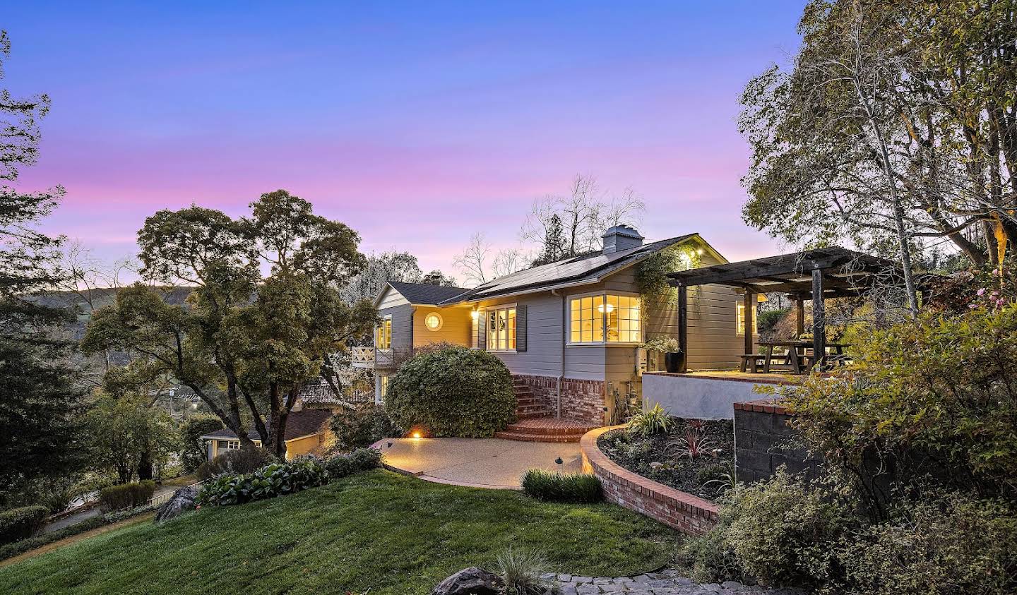 Maison avec piscine et jardin Orinda