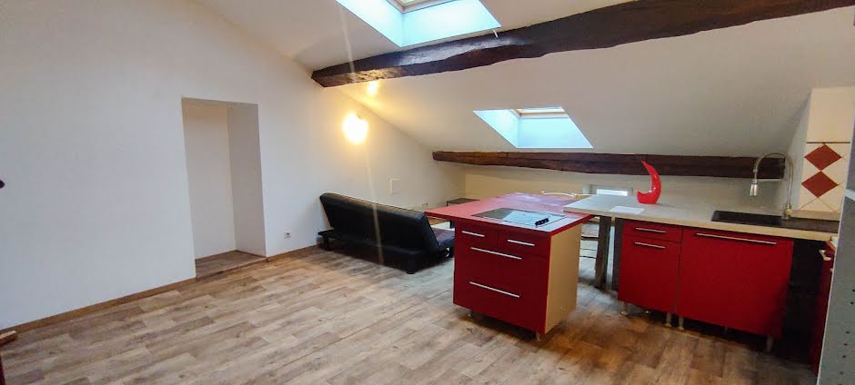 Vente appartement 4 pièces 105 m² à Fontenay-le-Comte (85200), 92 250 €