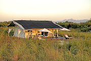 An exterior shot of a luxury tent at Suján Jawai.