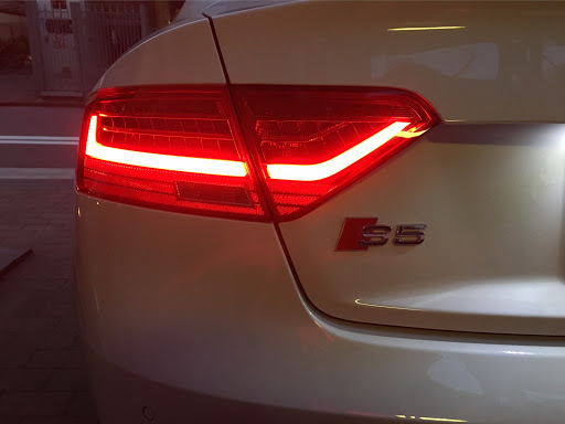 S5 クーペ のアウディ テールランプ マリンタワーに関するカスタム メンテナンスの投稿画像 車のカスタム情報はcartune