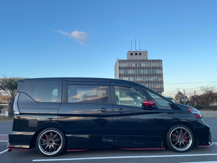 セレナのいつもイイネ&コメントありがとうございます🙇‍♂️・nismo・車高調・車高調整に関するカスタム事例の投稿画像5枚目