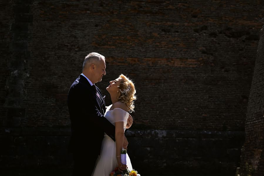 Fotógrafo de casamento Olimpia Todea (olimpiatodea7). Foto de 25 de maio 2022