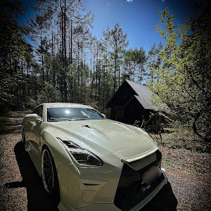 NISSAN GT-R