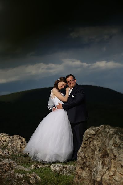 Wedding photographer Csilla Koncsol (koncsolcsilla). Photo of 25 June 2019