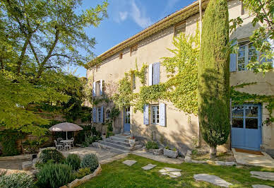 House with pool and garden 2