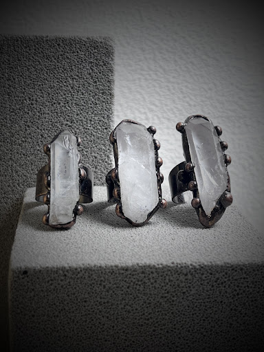 Title 9, Retro Style Natural White Crystal Point Rough S...