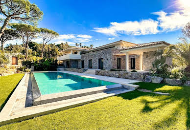 Maison avec piscine et terrasse 20