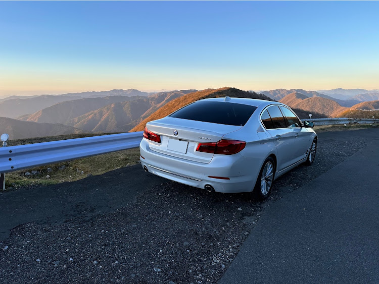 5シリーズ セダンのBMW・G30 523d・伊吹山ドライブウェイに関するカスタム事例の投稿画像2枚目