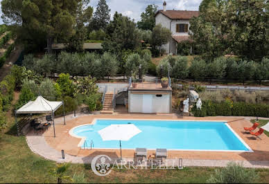 Corps de ferme avec jardin et piscine 12