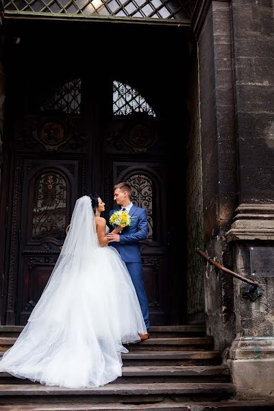 Fotógrafo de casamento Liliya Turok (lilyaturok). Foto de 9 de abril 2016