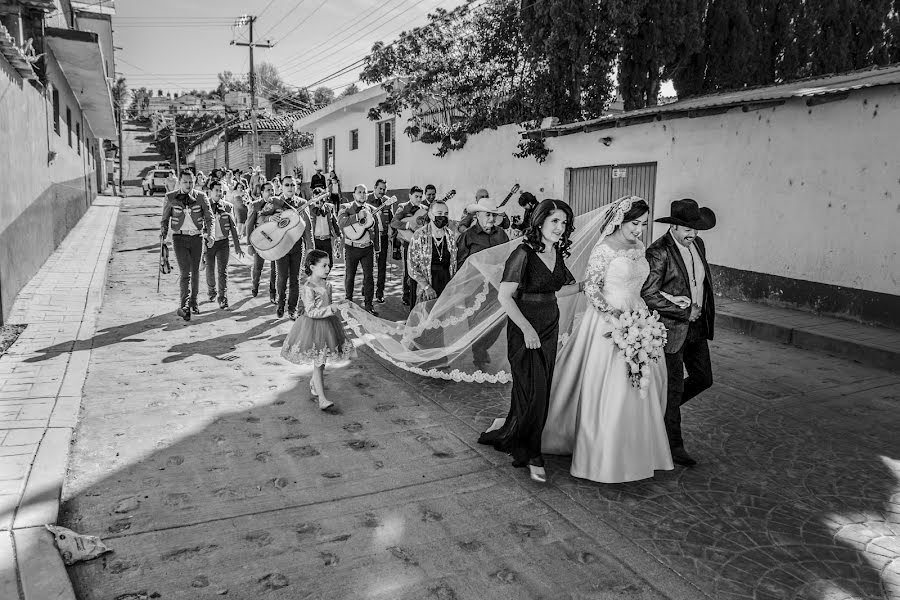 Fotografo di matrimoni Alejandra Zapata (alezapatafoto). Foto del 17 maggio 2022