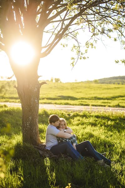 Wedding photographer Darya Babkina (aprildaria). Photo of 11 June 2017